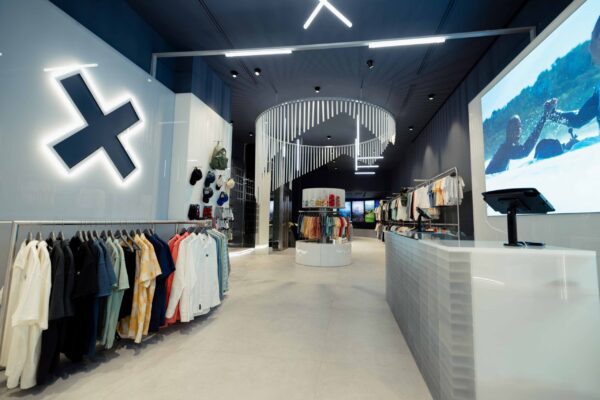 Flagship-Barcelona_Blue-Banana-scaled